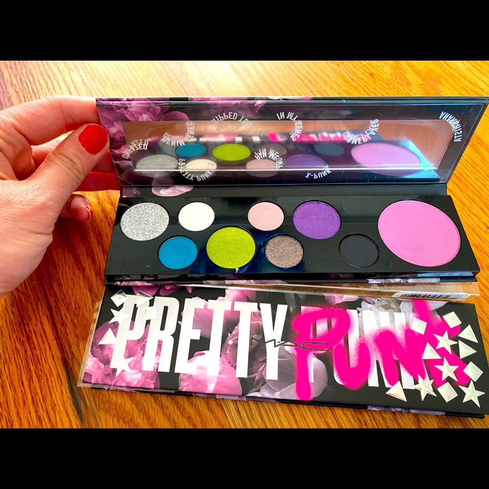 MAC cosmetic